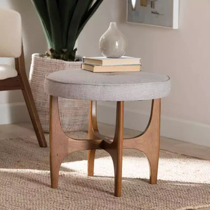 Pouf repose-pieds Theo en tissu et bois, beige grisé/brun noyer